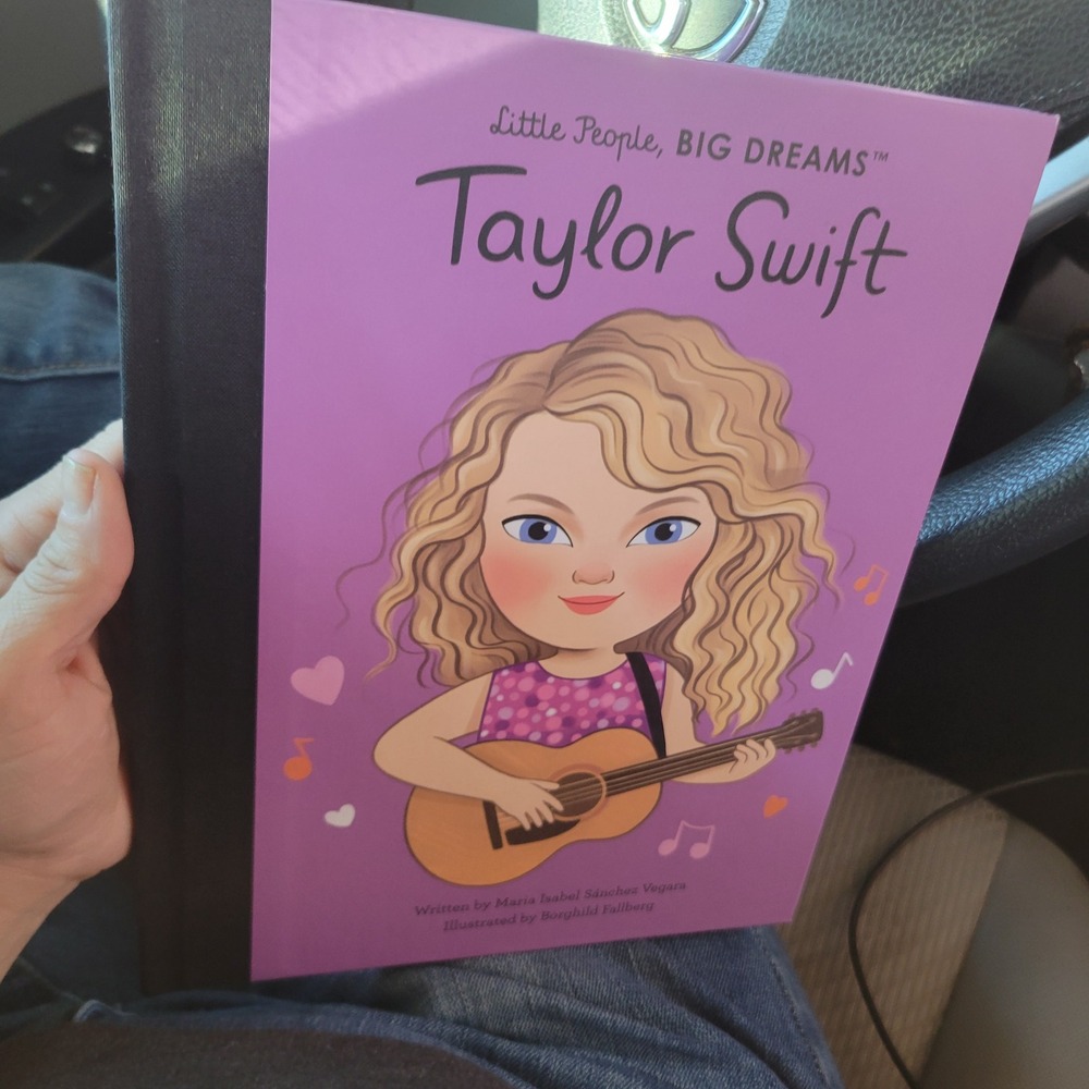 Little People BIG DREAMS Kids Taylor Swift Purple Hardcover Biography Book Music